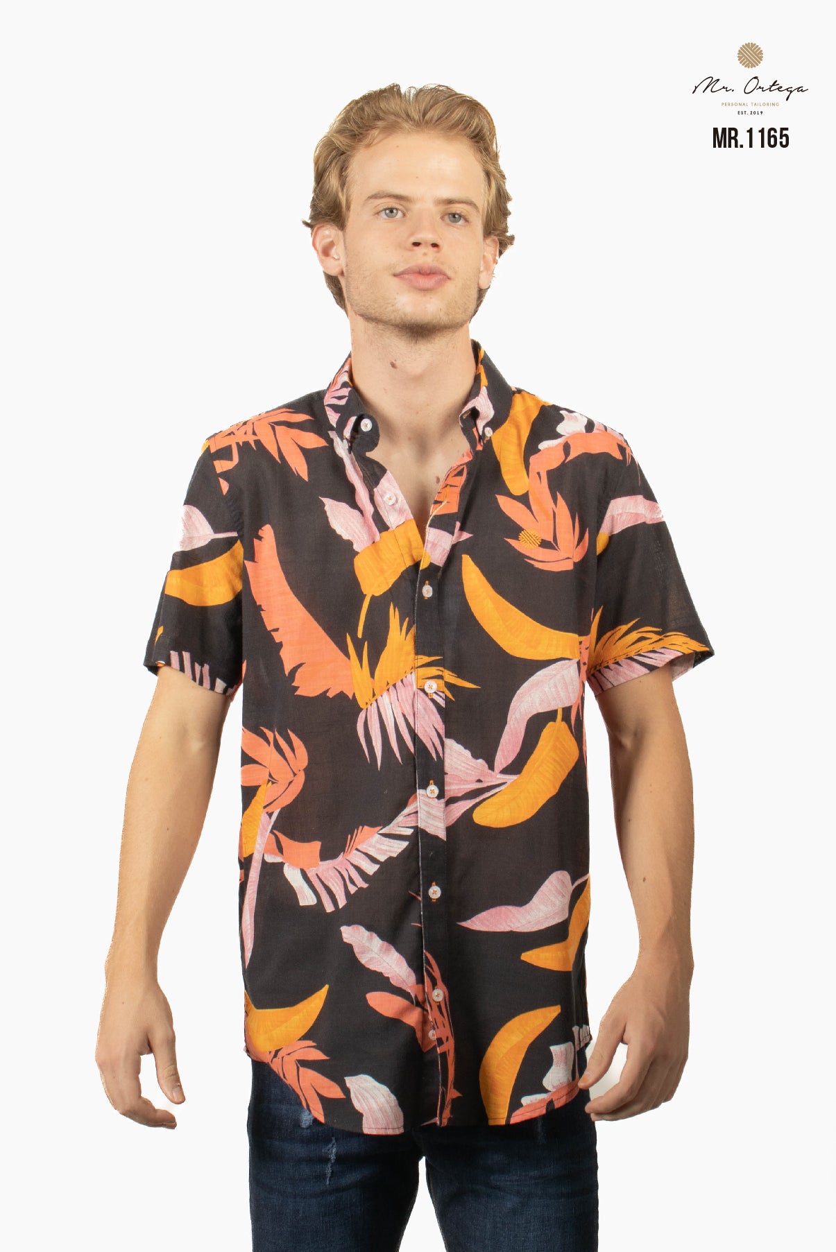 CAMISA NEGRA HOJAS ROSA