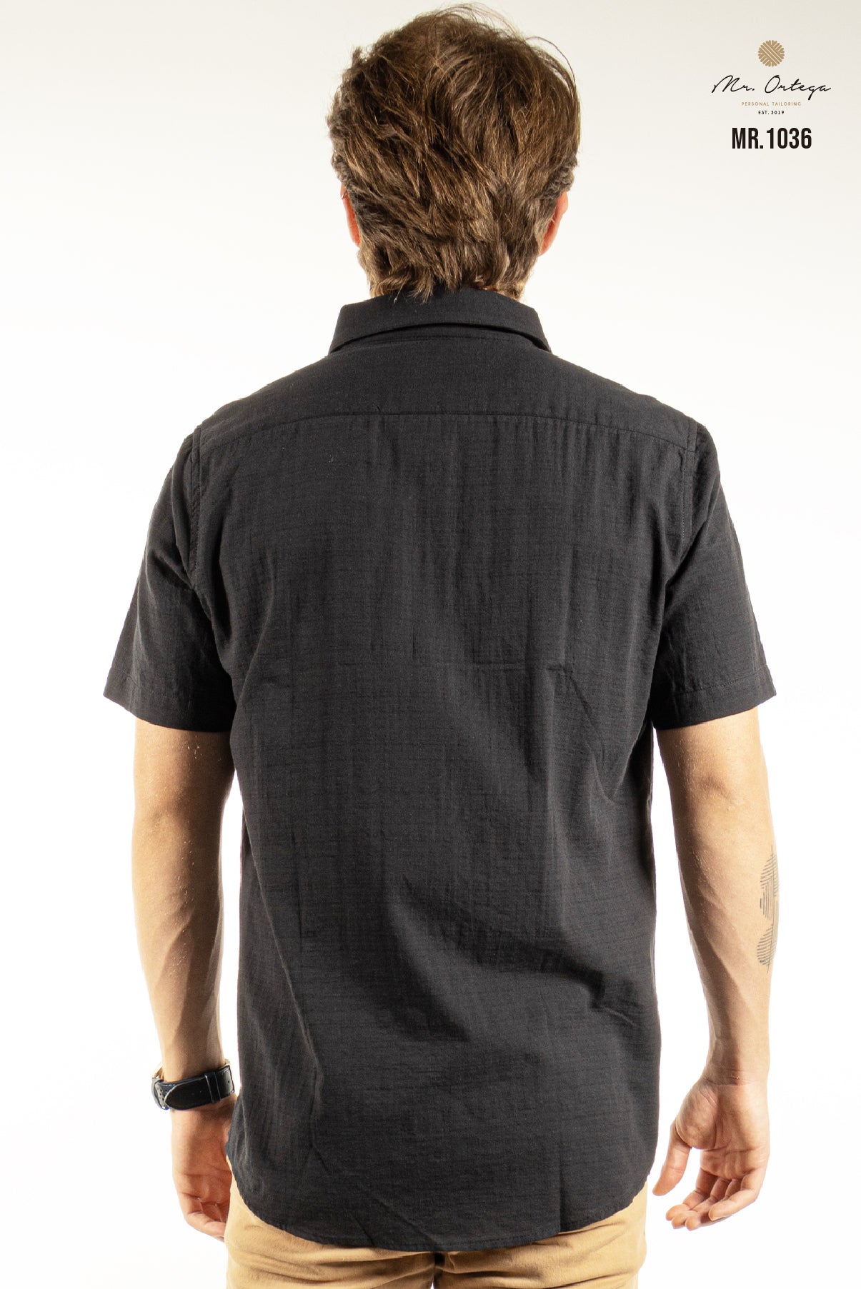 CAMISA NEGRA BORDADO BEIGE MANGA CORTA