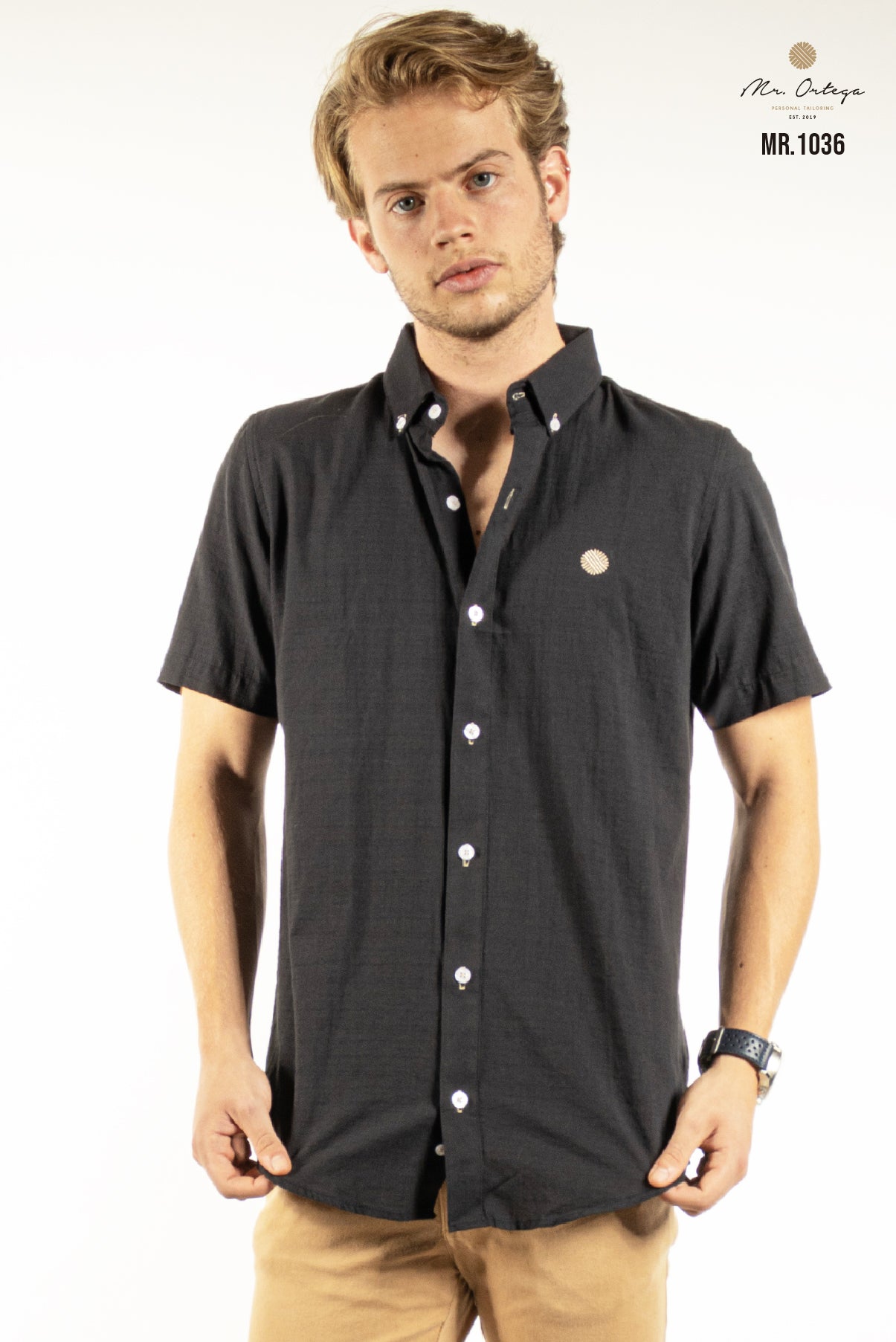CAMISA NEGRA BORDADO BEIGE MANGA CORTA
