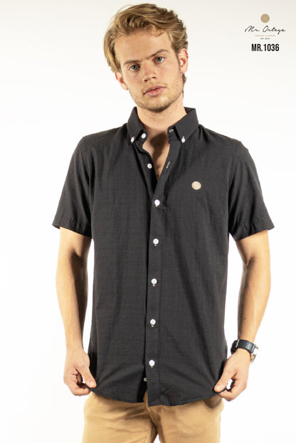 CAMISA NEGRA BORDADO BEIGE MANGA CORTA